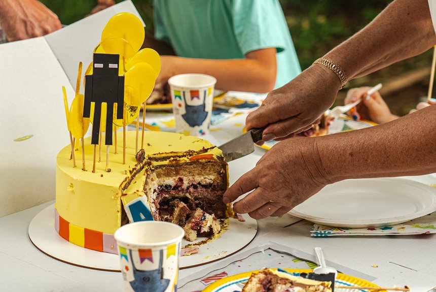 six inch cake serves how many